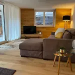 Britannia - Patagonia * Saas-Fee