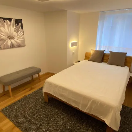 Britannia - Patagonia * Saas-Fee